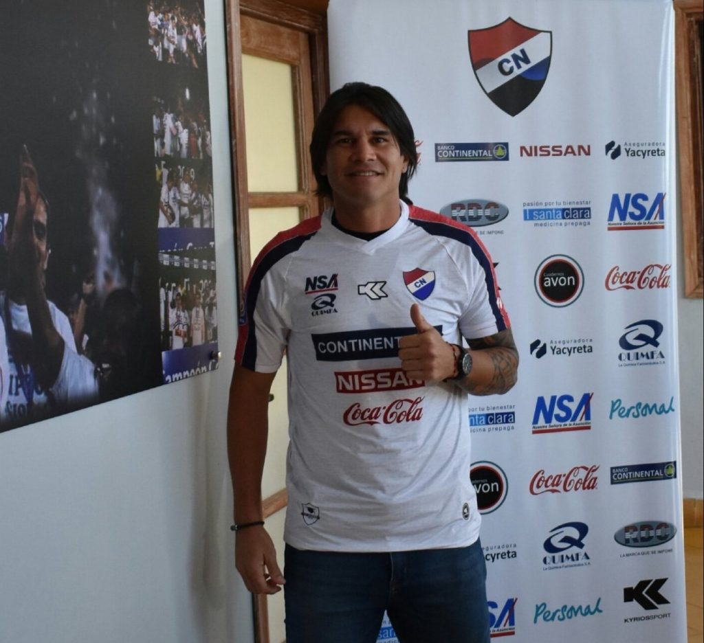 Versus / Guillermo Beltrán fue presentado en Nacional