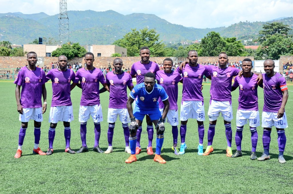 Versus / La liga africana que decidió proseguir con el fútbol