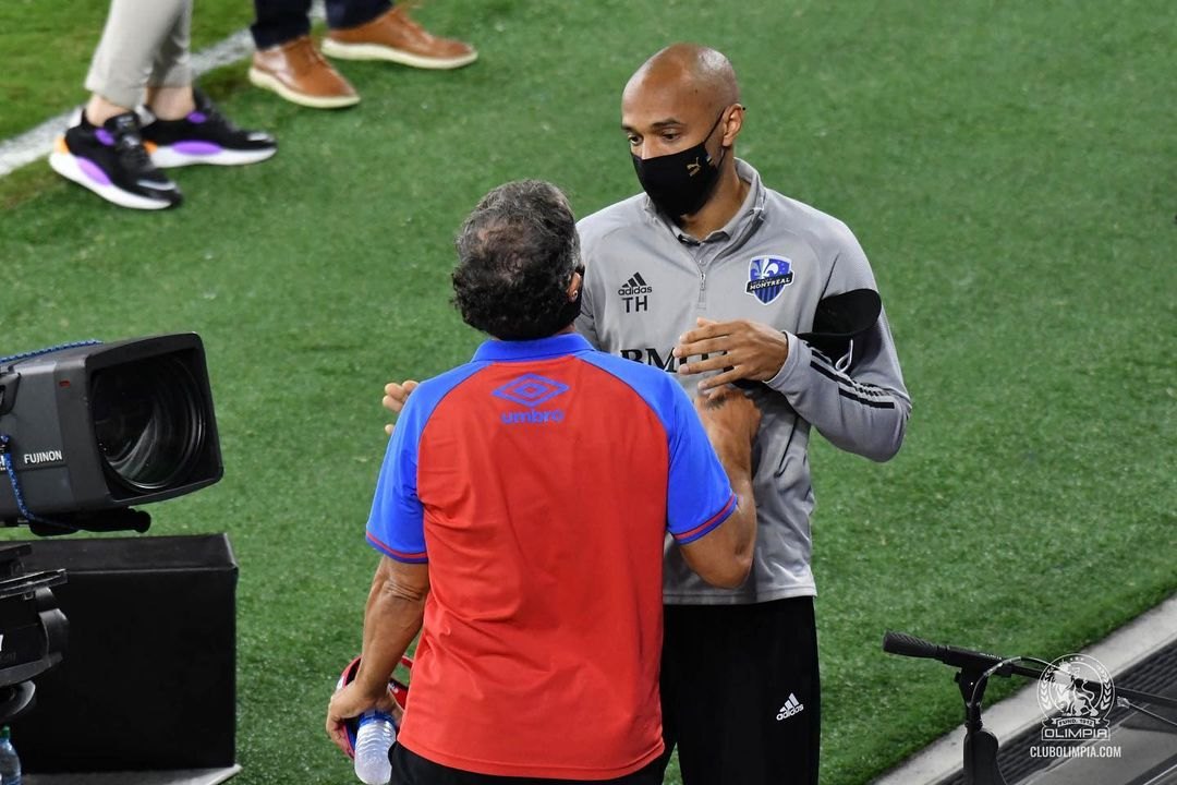 Thierry Henry cree que el VAR es lento y "mata la alegría" del fútbol