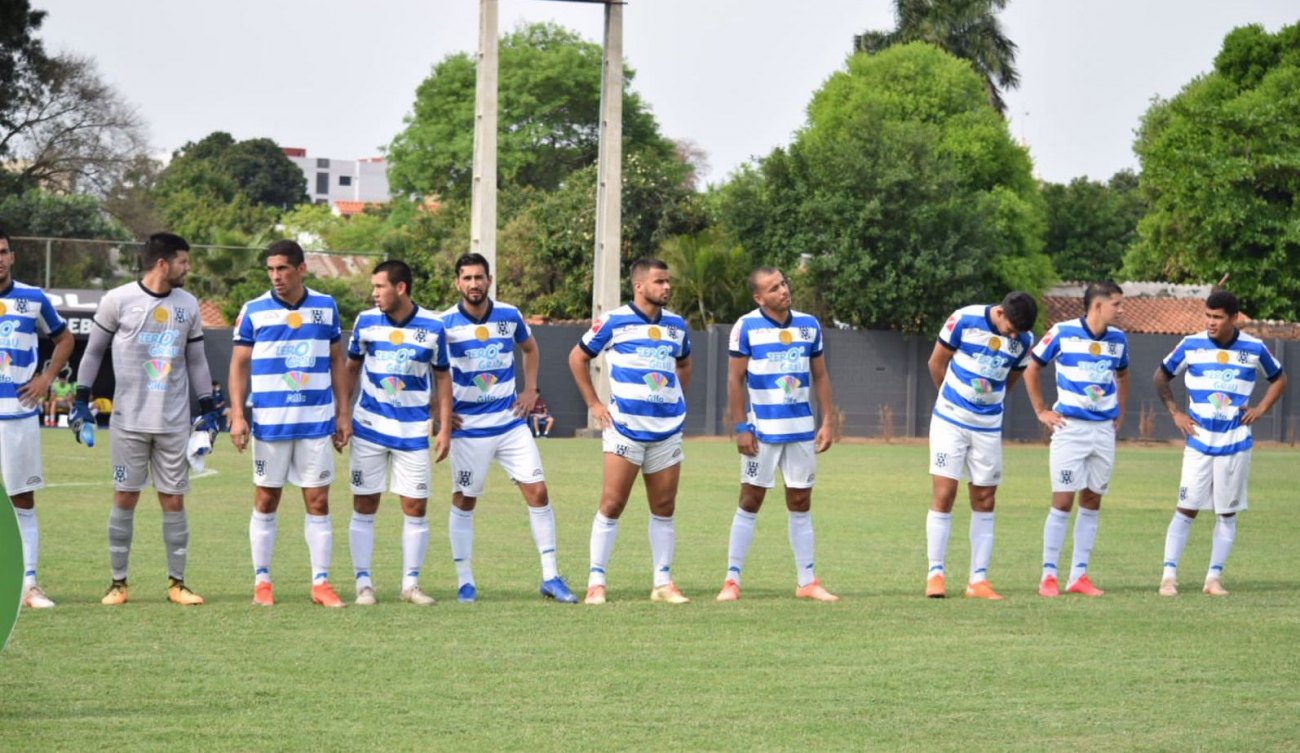 Versus / La situación del plantel del 2 de Mayo y por qué se presentaron  juveniles en la fecha final