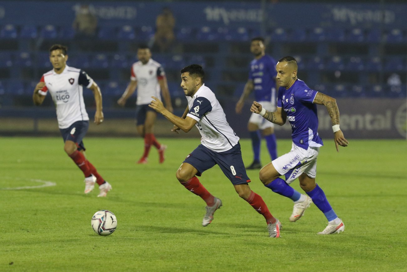 Versus / Cerro receives Sol de América and seeks to stay close to the leader