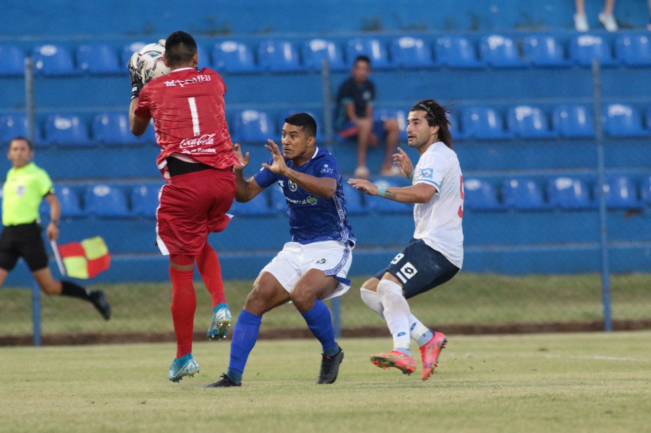 Versus / Sol-Resistencia, con la mirada directa en el cupo de Sudamericana