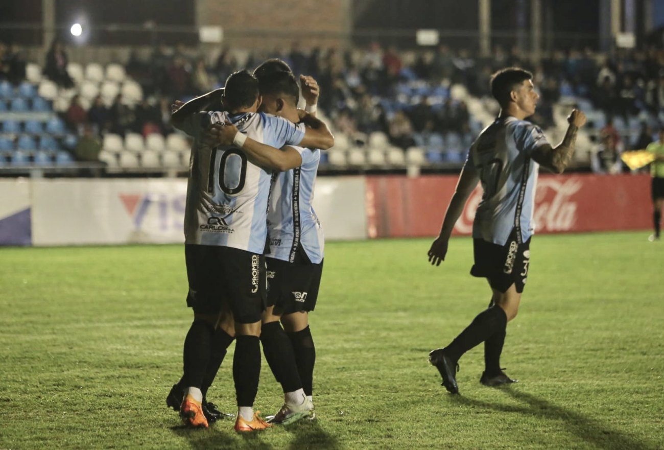 Versus / Con goles y contundencia, Guaireña se mete a los cuartos de la Copa Paraguay