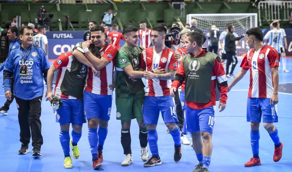 Paraguay bước lên bục vinh quang ở Futsal Finalissima 2022