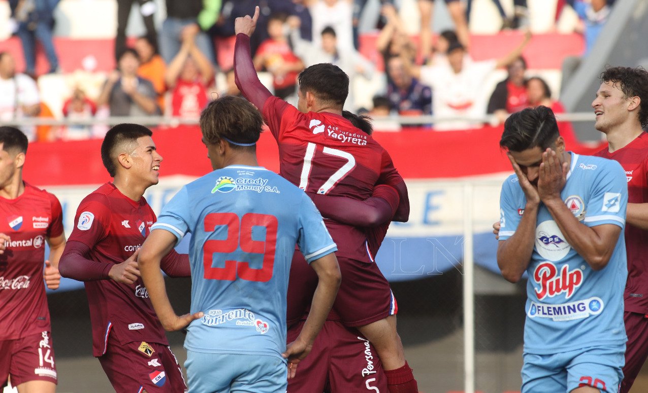 Nacional, abrazado al liderato del Clausura