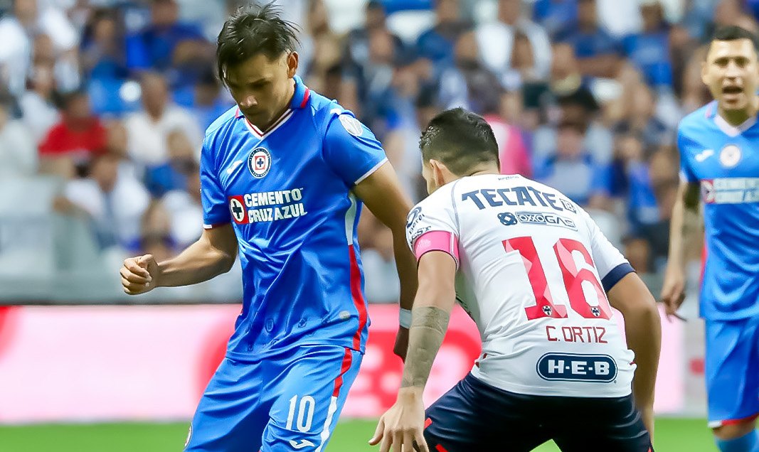 A pesar de la eliminación de Cruz Azul, Ángel Romero se metió al equipo ideal de los cuartos de final