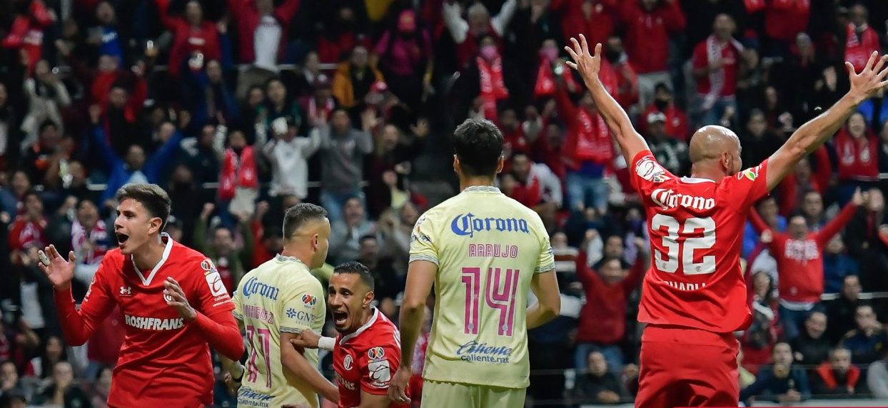 El Toluca de Carlos González vence al América de Richard Sánchez en la semifinal de ida