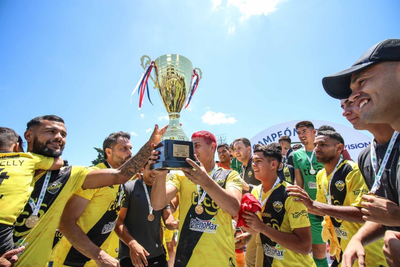 El campeón Recoleta cerró su gran campaña con tremenda goleada