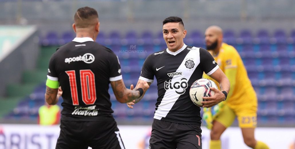 Hugo Fernández volvió a marcar con la camiseta de Olimpia más de dos años después