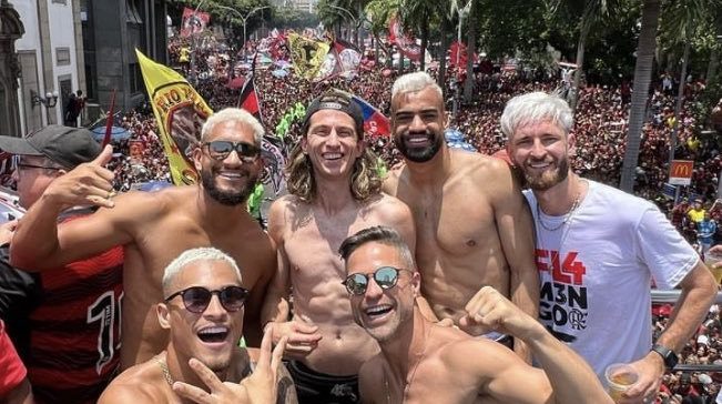 Flamengo celebra título de Libertadores con espectacular fiesta callejera en Río