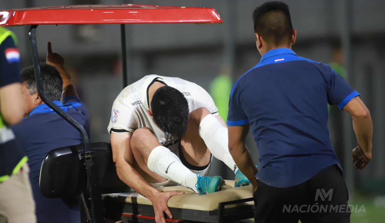 Se confirmó lo peor en Olimpia: Saúl Salcedo se rompió los ligamentos