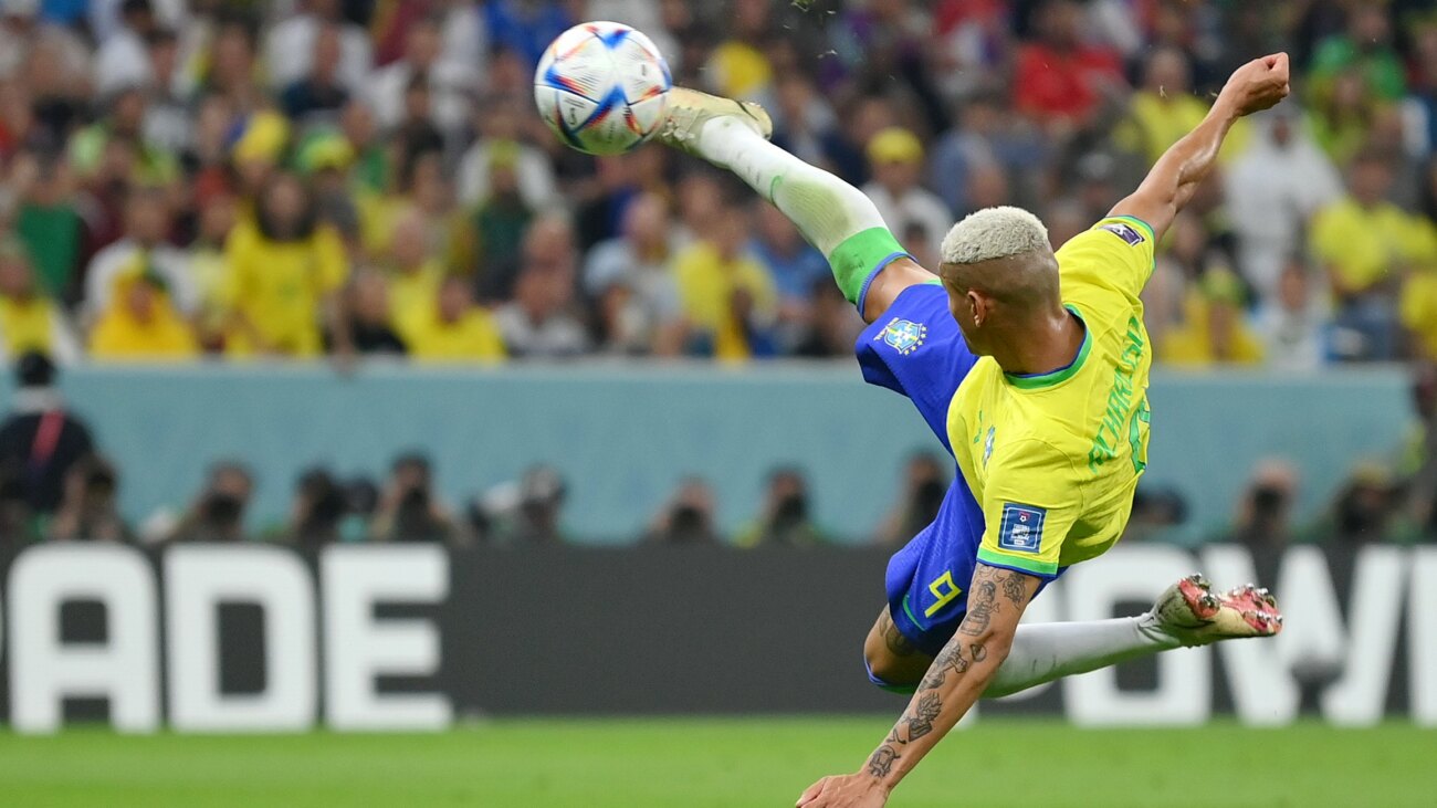 Versus / "Cumplí mi sueño de niño", dice Richarlison tras anotar dos goles en triunfo de Brasil