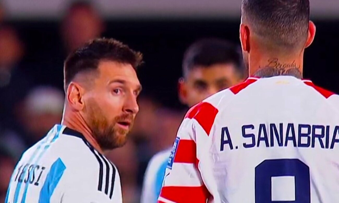 Toni Sanabria vs. Lionel Messi: Los mejores memes del “escupitajo”