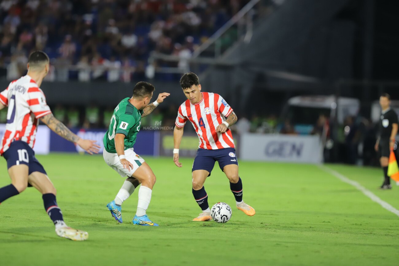 Matías Espinoza rescató la tranquilidad de la Albirroja para conseguir el ansiado gol