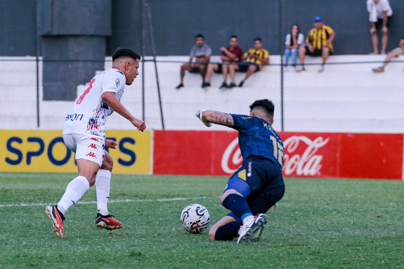 El polémico golazo de Mathías Martínez frente a Guaraní