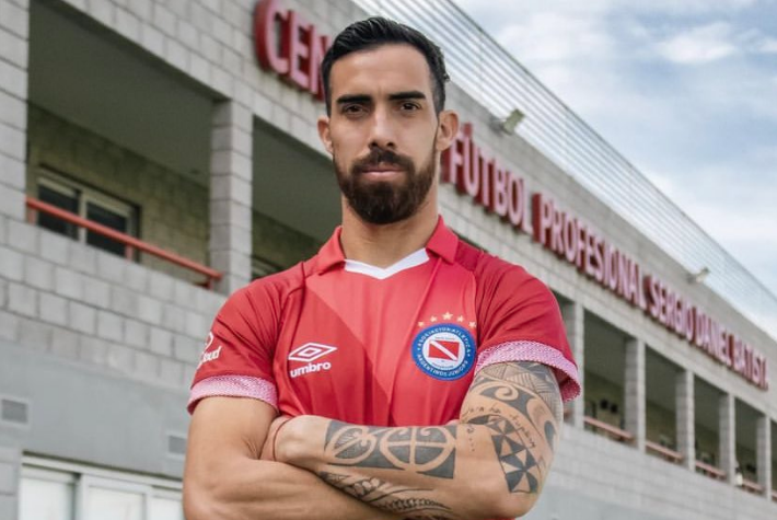 Gabriel Ávalos marca un golazo, pero Argentinos pierde